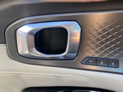 Certified 2024 Kia Sorento SX Prestige image 33