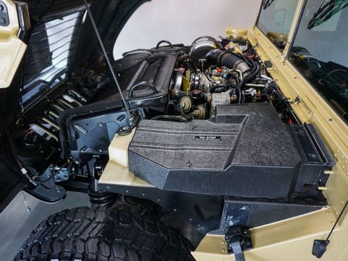 Used 2004 HUMMER H1 4-Door Open Top image 53