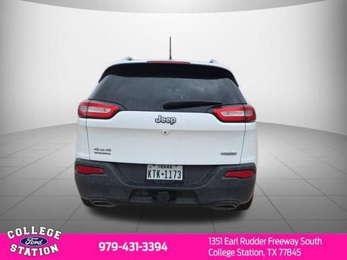 Used 2018 Jeep Cherokee Latitude Plus w/ Comfort/Convenience Group image 5