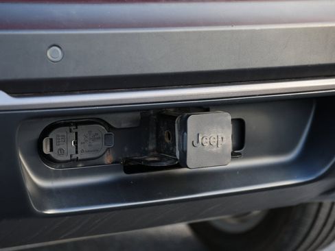 Used 2021 Jeep Cherokee Latitude Lux 80th Anniv w/ Quick Order Package 26U 80TH image 9