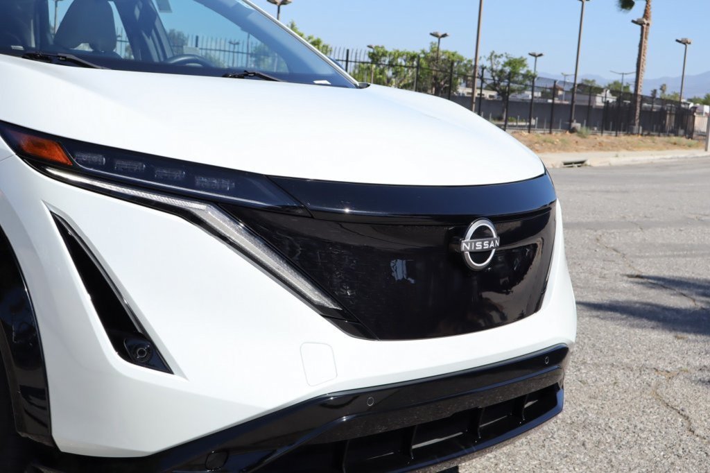 Used 2024 Nissan Ariya AWD image 9