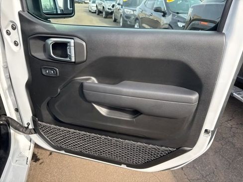 Used 2022 Jeep Wrangler Unlimited Sport image 24