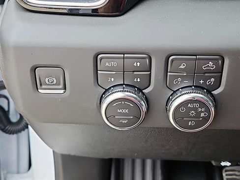 New 2026 GMC Sierra 3500 Denali Ultimate image 17