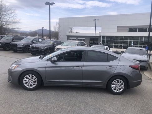 Used 2019 Hyundai Elantra SE w/ Cargo Package image 3