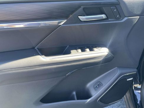 Used 2024 GMC Acadia Elevation image 14