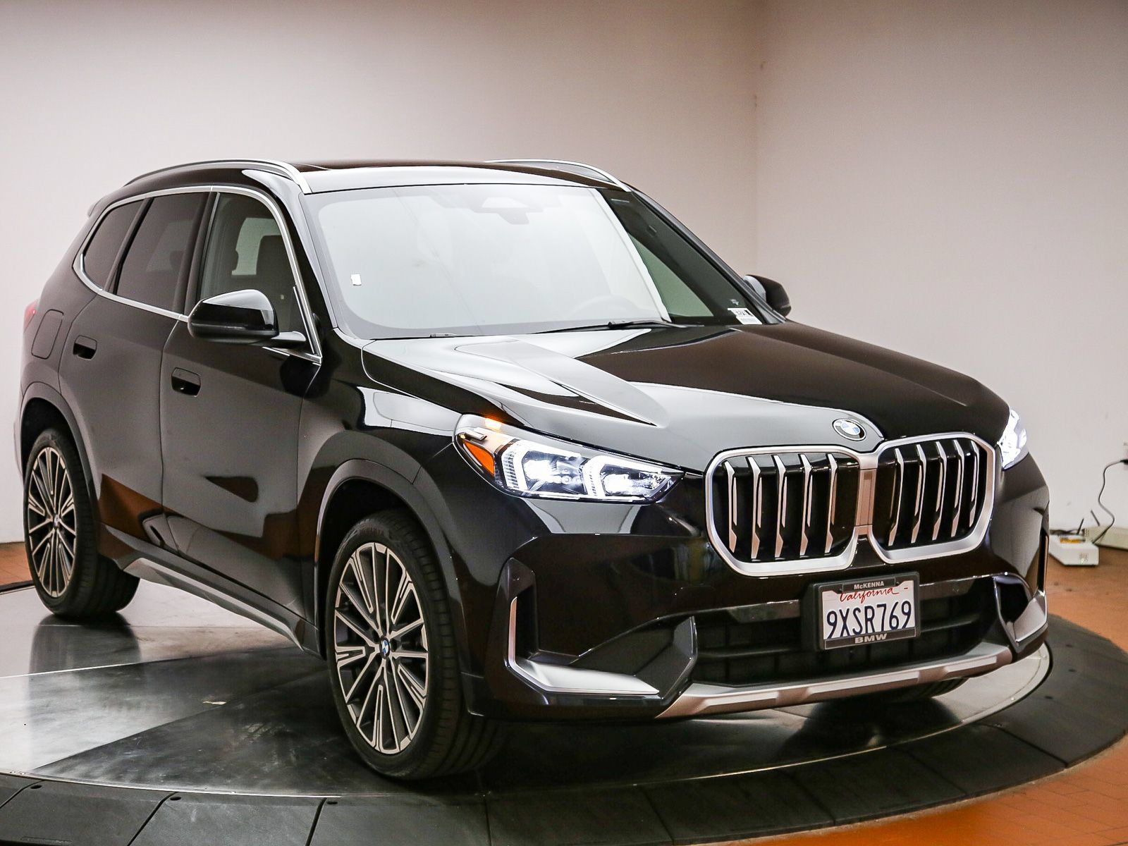 Used 2026 BMW X1 xDrive28i w/ Convenience Package AWD/4WD image 3