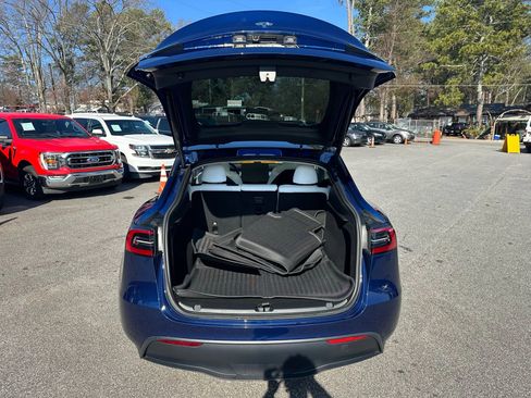 Used 2024 Tesla Model Y 2WD image 10