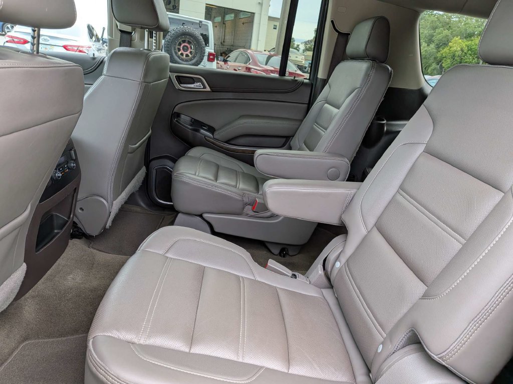 Used 2019 GMC Yukon XL Denali w/ Enhanced Security Package RWD image 17