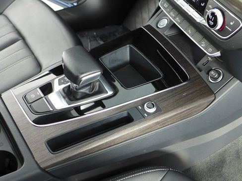 Used 2023 Audi Q5 2.0T Premium w/ Convenience Package image 15