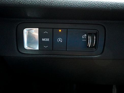 Used 2026 Chevrolet Traverse LT FWD image 12