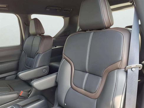 New 2026 Nissan Armada SL w/ Captain's Chari Seat Package image 17