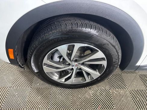 Used 2023 Buick Envision Essence AWD/4WD image 10