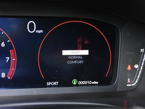 New 2025 Acura Integra image 13
