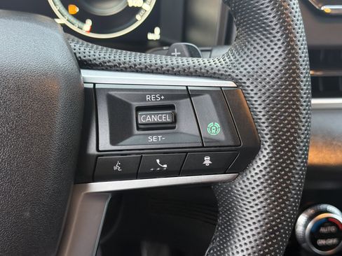 Used 2023 Mitsubishi Outlander SE image 27