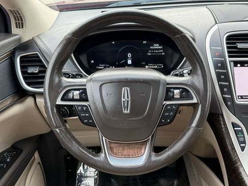 Used 2019 Lincoln Nautilus Select FWD image 31
