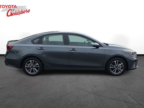 Used 2024 Kia Forte LXS FWD image 4