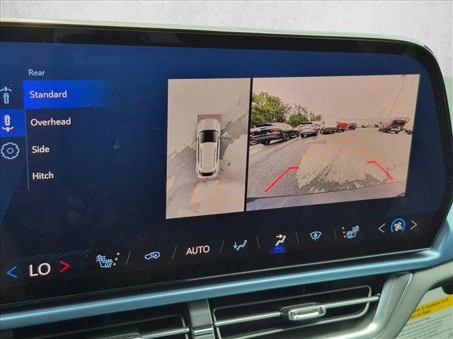 Used 2024 Chevrolet Equinox EV LT w/ Active Safety Package 3 AWD/4WD image 10