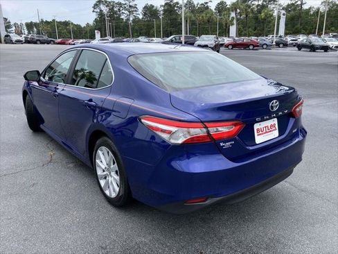 Certified 2018 Toyota Camry LE FWD image 3