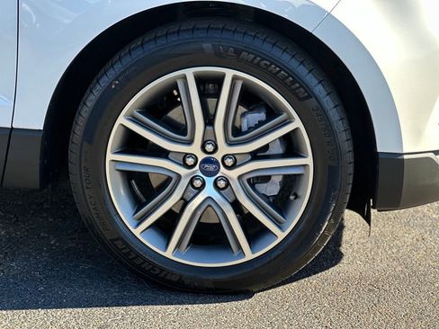 Used 2021 Ford Edge Titanium image 25