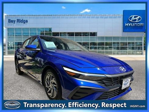 Used 2024 Hyundai Elantra SEL FWD image 1