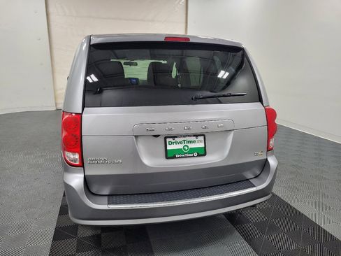 Used 2018 Dodge Grand Caravan SE FWD image 5