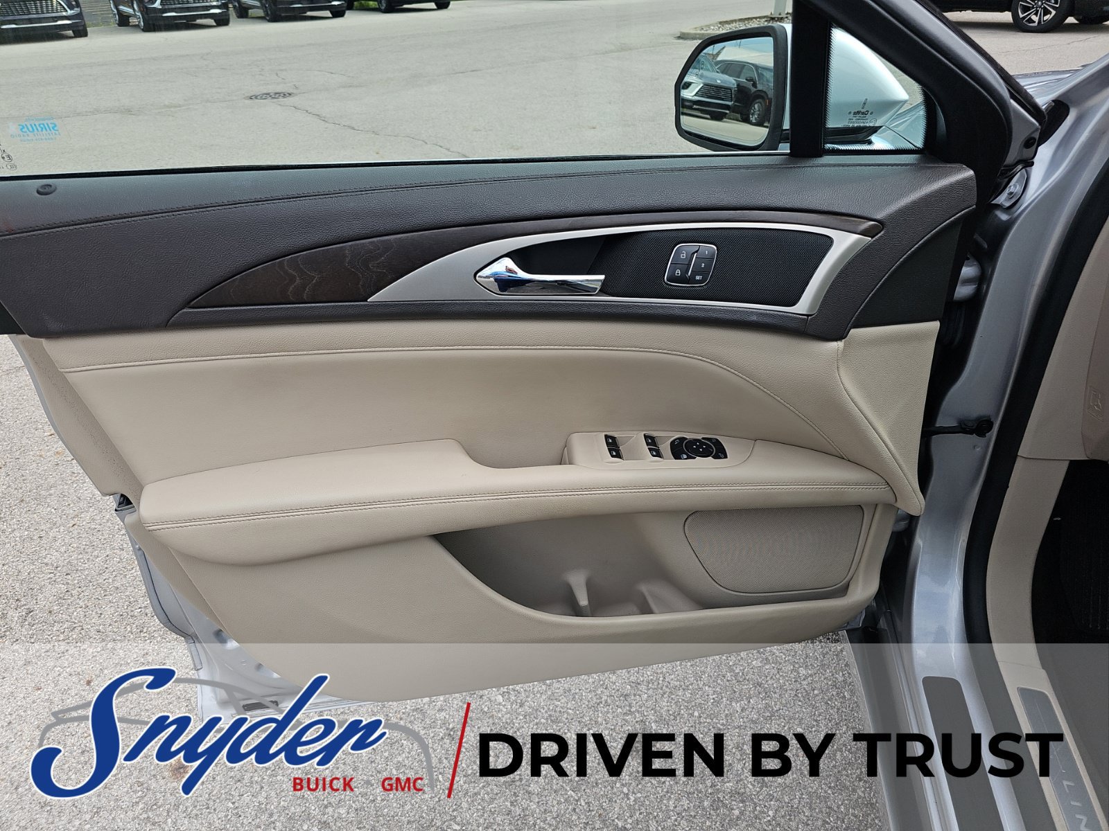 Used 2018 Lincoln MKZ Select w/ Select Plus Package AWD/4WD image 13