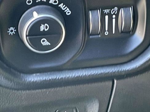 Used 2019 RAM 1500 Sport image 19