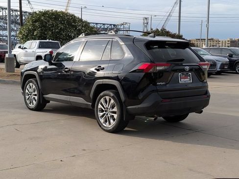 Used 2024 Toyota RAV4 XLE Premium FWD image 8