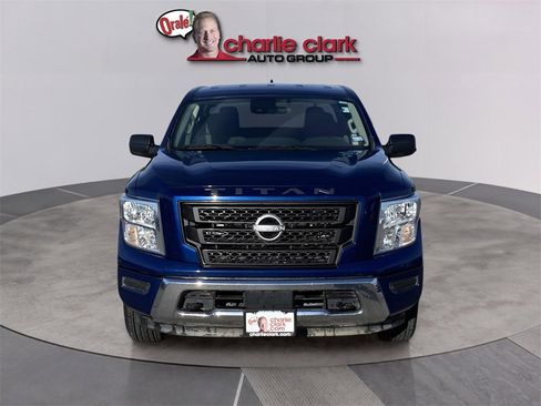 Used 2024 Nissan Titan SV image 9