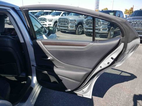 Used 2019 Lexus ES 300h w/ Premium Package image 20