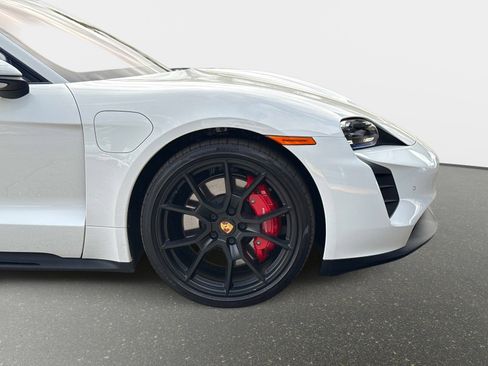 Used 2024 Porsche Taycan GTS image 22