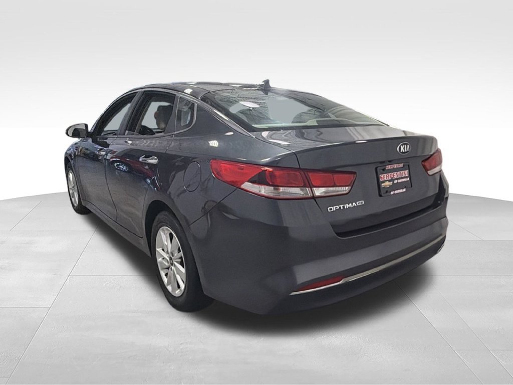 Used 2017 Kia Optima LX FWD image 9