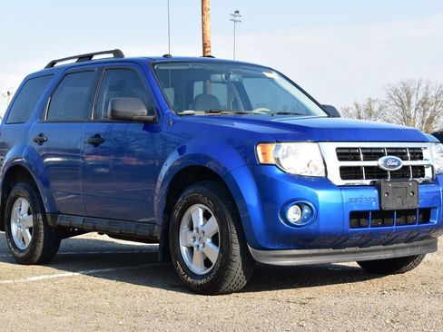 Used 2011 Ford Escape XLT image 3