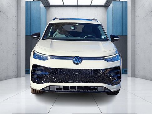 New 2026 Volkswagen Tiguan SE R-Line image 21