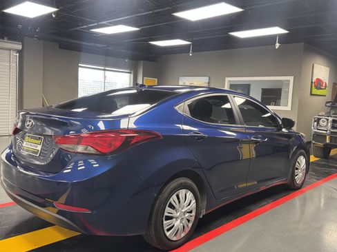 Used 2016 Hyundai Elantra SE image 5