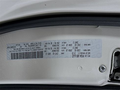 Used 2019 Chrysler Pacifica Limited w/ Tire & Wheel Group image 27