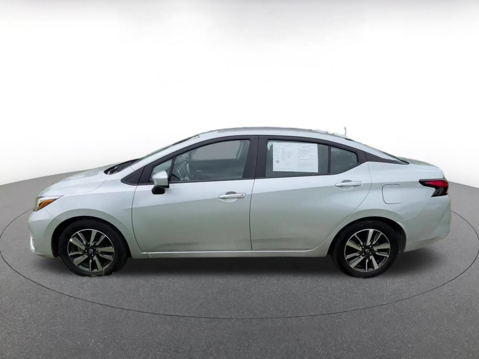 Used 2025 Nissan Versa SV FWD image 8