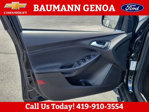 Used 2015 Ford Focus SE FWD image 10
