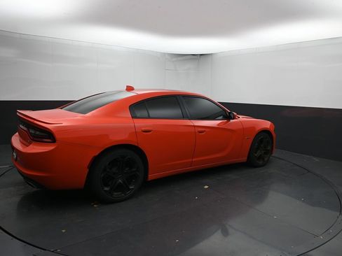 Used 2017 Dodge Charger R/T w/ Plus Group image 13