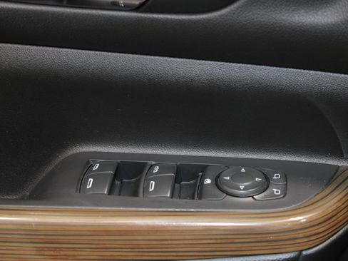 Used 2019 GMC Acadia SLE FWD image 38