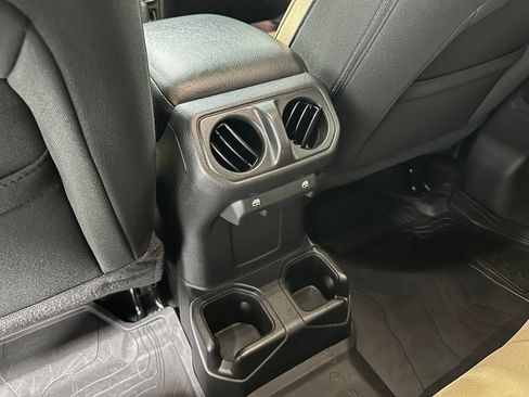 Used 2023 Jeep Gladiator Sport AWD/4WD image 49
