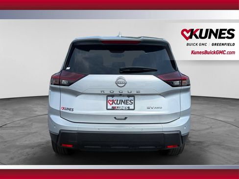 Used 2024 Nissan Rogue SV AWD/4WD image 8