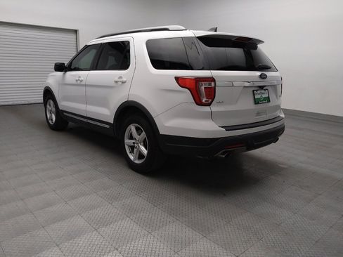 Used 2018 Ford Explorer XLT FWD image 5