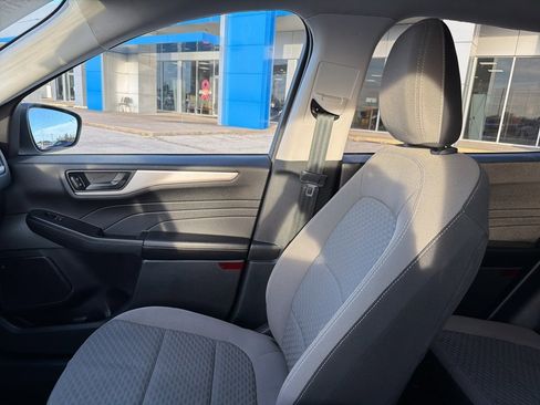 Used 2022 Ford Escape SE image 28