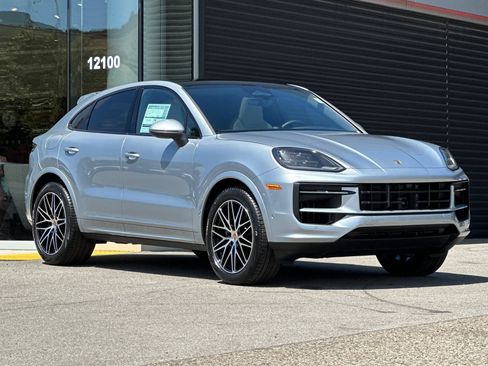 New 2026 Porsche Cayenne Coupe AWD/4WD image 10