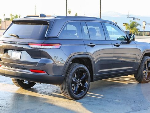 New 2026 Jeep Grand Cherokee Limited w/ Limited Altitude Package AWD/4WD image 9