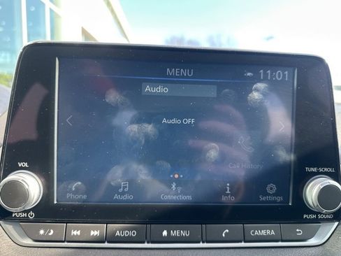 Used 2024 Nissan Sentra SR w/ SR Premium Package image 12