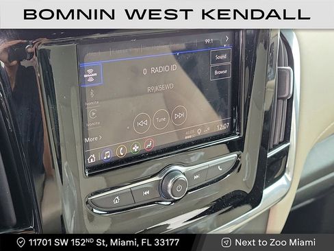 Used 2023 Chevrolet Traverse LS image 17