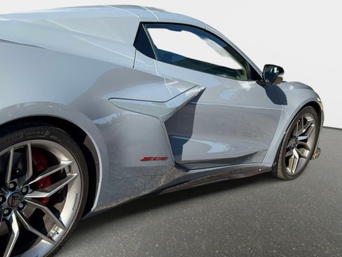 Used 2025 Chevrolet Corvette Z06 image 17