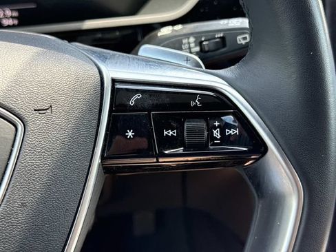 Used 2022 Audi e-tron Premium AWD/4WD image 24
